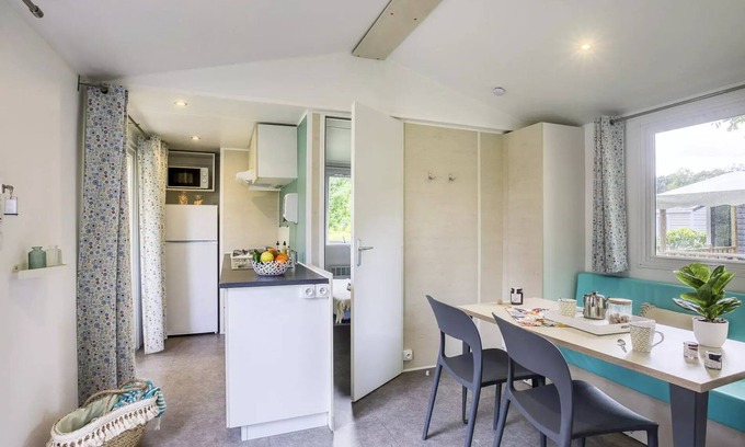 Ars-en-Re House | Camping Romanée Le Campiotel des Dunes * - Comfort mobile home 3 rooms 4 people