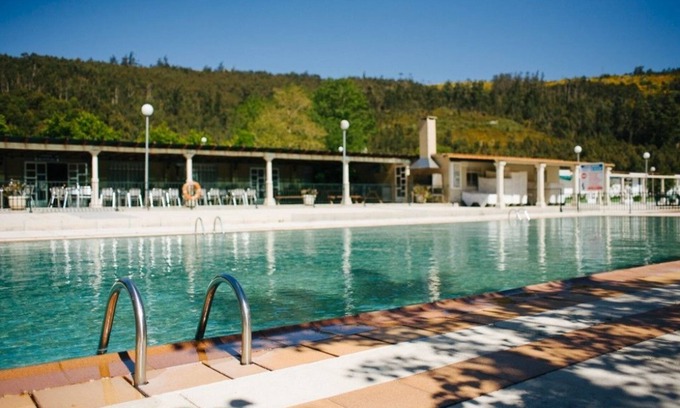 Dean Pequeno RV Rental | Pet-Friendly Retreat at Camping Rural Ría de Arosa II