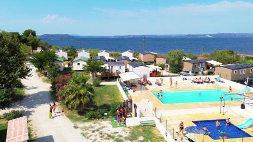 Saint-Mitre-les-Remparts Other | Discover Camping Tikayan Félix de la Bastide's Pet-Friendly Oasis