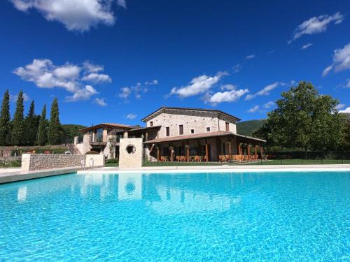 Preci Resort | Cozy Camping Villaggio Il Collaccio with Oceanfront Amenities