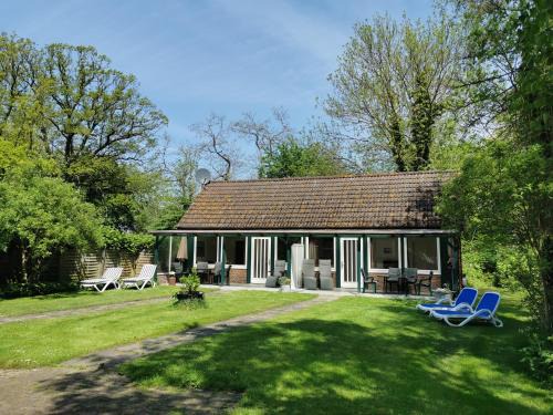 Sahrensdorf House | Pet-Friendly Campinghütte: Guest Rated 10/10 for Families