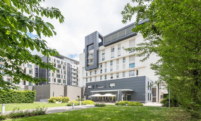 Turro House | Discover Camplus Turro: Pool, Breakfast & Family-Friendly