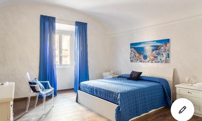 Rione VII Regola Apartment | Discover Campo de’ Fiori: A Classy 4-Star Retreat