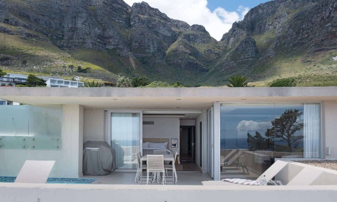 Camps Bay Villa | Oceanfront Villa with Pool and Breathtaking Views