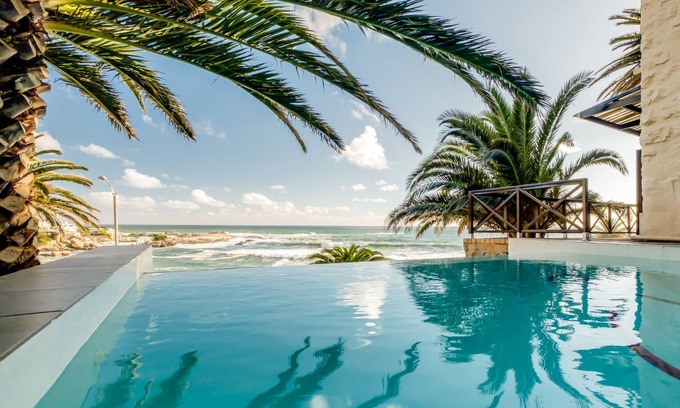 Camps Bay Apartment | Exquisite Camps Bay Apartment with Private Pool & Ocean Views