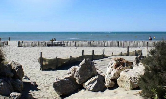 Vauvert House | Discover Campsite Flower Le Mas de Mourgues: Oceanfront Retreat
