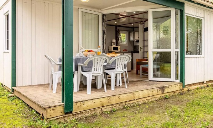 Badefols-sur-Dordogne Ski Chalet | Discover Camping Les Bö-Bains: Cozy Chalet with River Views