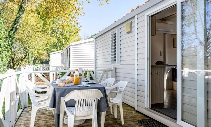 Badefols-sur-Dordogne House | Explore Camping Les Bö-Bains: Air-Conditioned Mobile Home