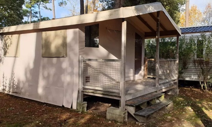 La Salle-en-Beaumont House | Cozy Lodge Tent at Campsite Le Champ Long - Ideal for Families