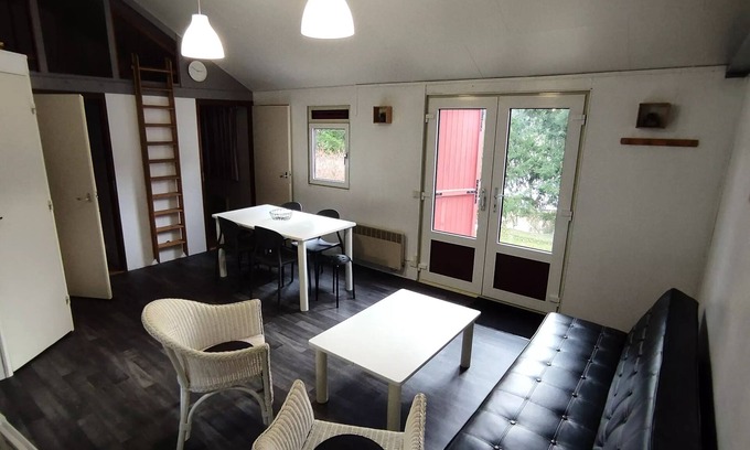 Champagnac-le-Vieux Ski Chalet | Cozy Retreat at Campsite La Chanterelle with Spa & Breakfast