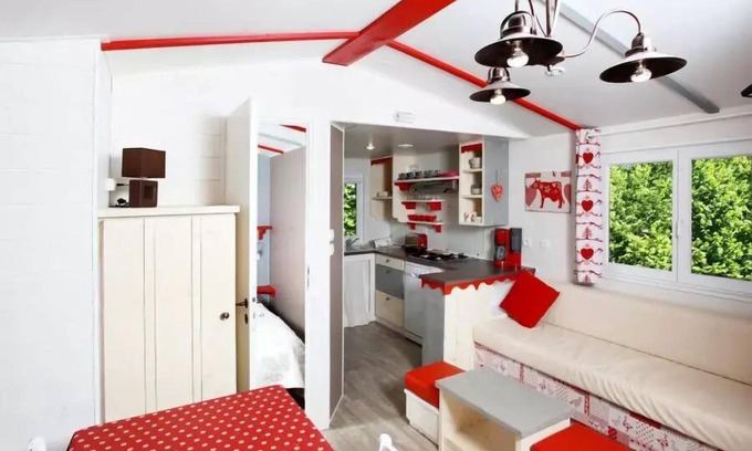 Patornay Ski Chalet | Discover Campsite Le Moulin: Air-Conditioned Cabane du Jura
