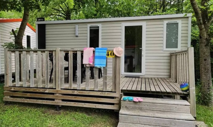 Saint-Laurent-sur-Sevre House | Experience Camping Le Rouge Gorge: Family-Friendly Retreat