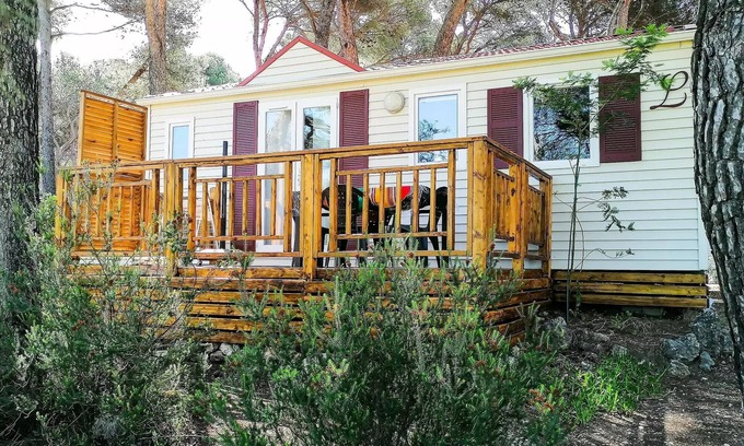Castelnau-de-Guers House | Explore Camping Résidentiel La Pinède: Family-Friendly Retreat