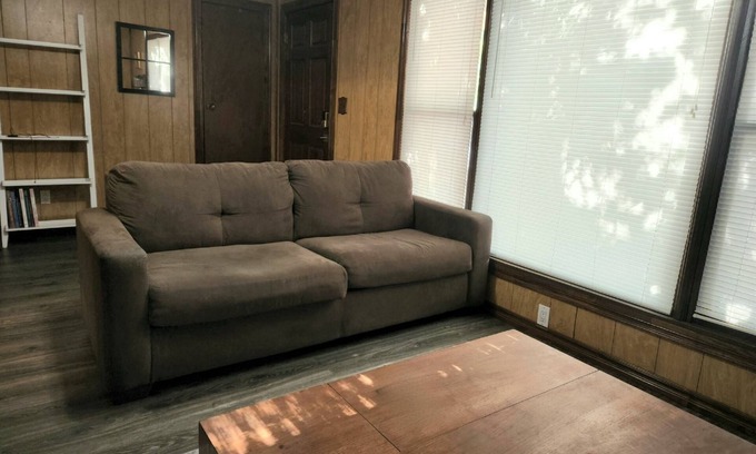 Norman House | Convenient Campus Visit Home - Steps from OU Stadium