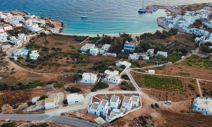 Donoussa House | Discover Camvillia Donoussa Village Suites with Breakfast & Kitchen