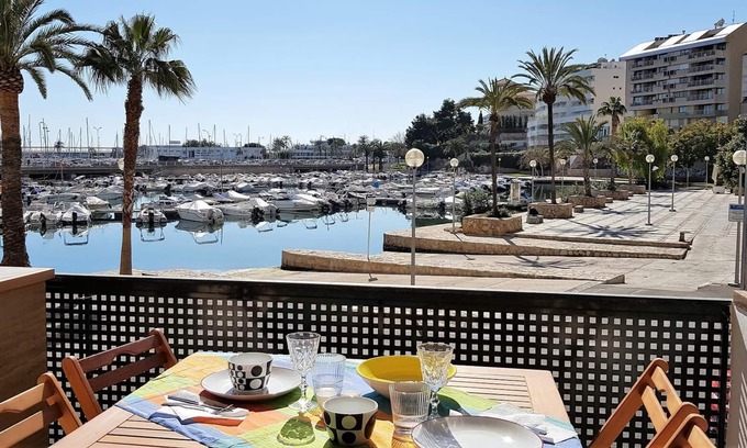 El Terreno Apartment | Can Barbará. Private terrace overlooking to the harbour.