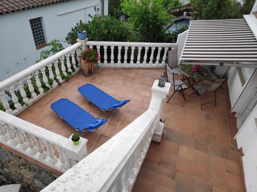 Roses Town Center Apartment | Experience Can Blau: Pet-Friendly Oasis with Ocean Views