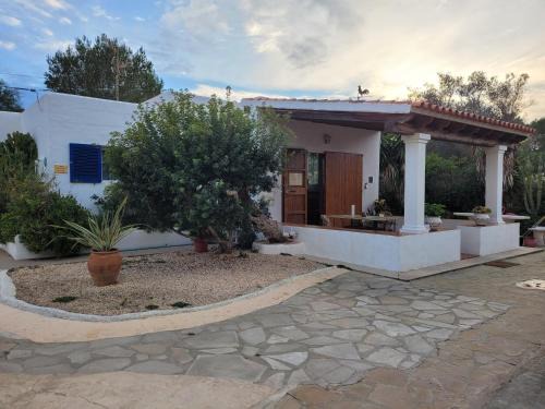 Formentera House | Discover Can Brilla: Pet-Friendly Retreat with Pool Access