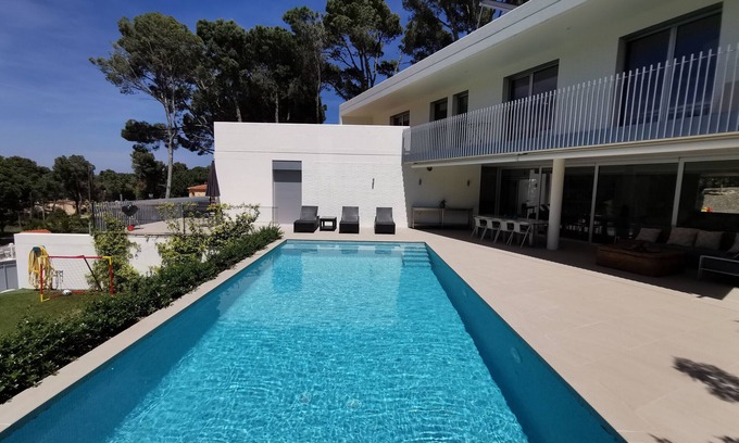 Pals Villa | Can Cigonyes: Private Pool Retreat with Ocean Views