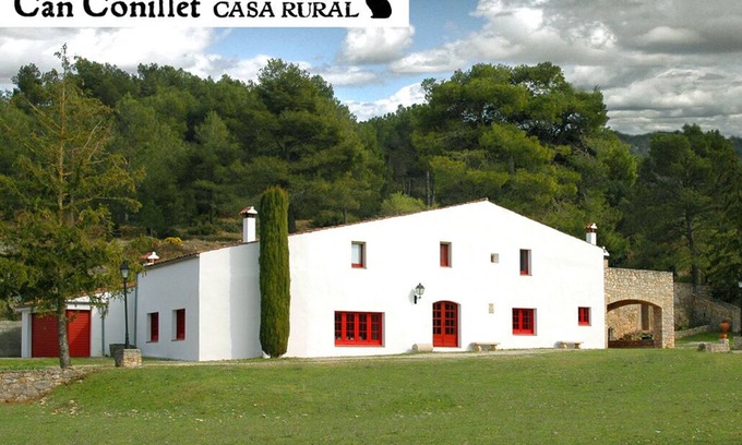 La Llacuna Cottage | Discover Can Conillet House: Pet-Friendly Retreat with Pool