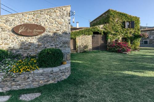 Cantallops House | Discover Can Cortada: 4-Star Pet-Friendly Retreat
