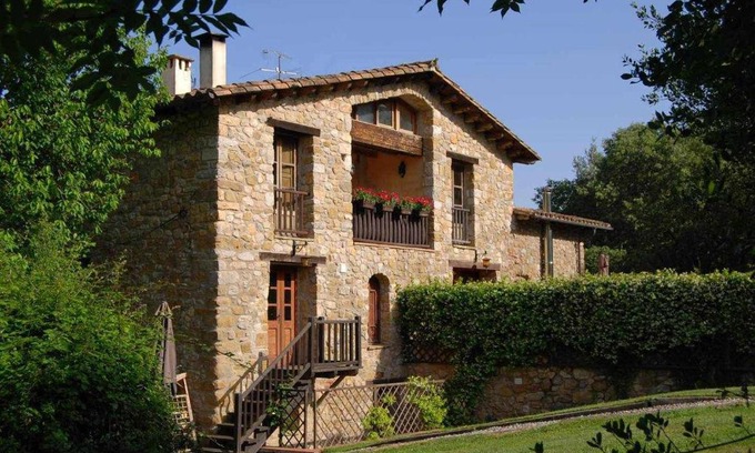 Sales de Llierca Apartment | Oceanfront Retreat at Can Cruanyes - 4-Star Getaway Awaits