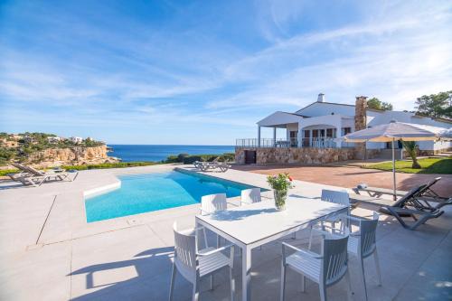 Cala Santany Villa | Experience Can Ferrando de Es Pontas with Pool & Family Fun