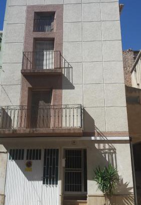 Alfara de Carles House | Family-Friendly Retreat at Can Marti with Great Reviews