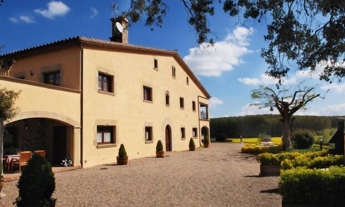 Fogars de la Selva Cottage | Cozy Can Mas Vila: Family-Friendly Apartment with Pool