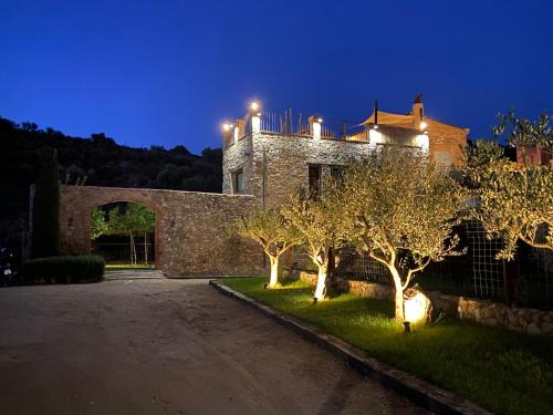 Pau House | Relax at Can Massana: Oceanfront Bliss with Pool Access