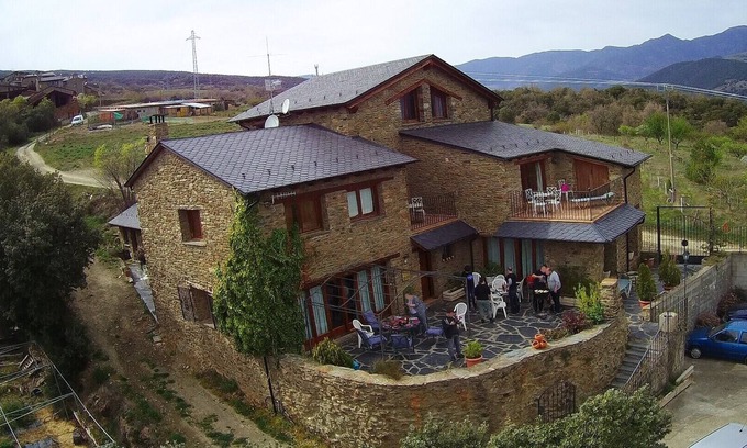 Montferrer I Castellbo Cottage | Discover Can Mirador Cottage: Spa Retreat near Andorra