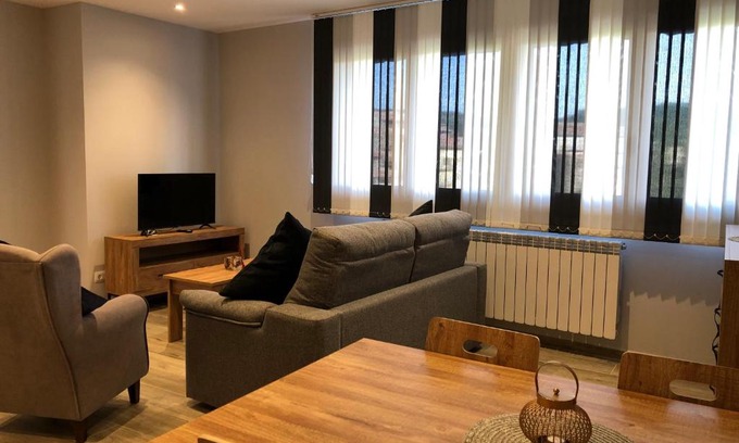 Mollo Apartment | Pet-Friendly Retreat at Can Moi L'erbera Molló - Rated 10/10