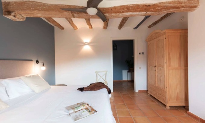Orpi Apartment | Can Morei - El Porxo: Spacious 4/5 Person Apartment