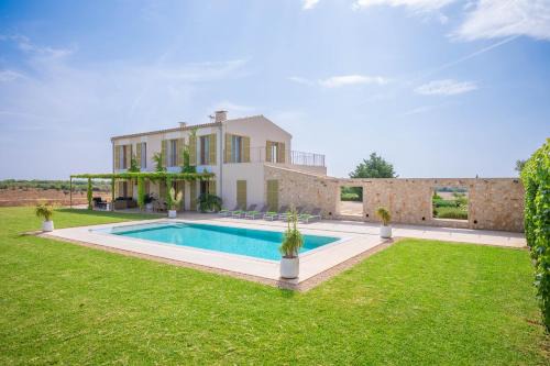 Manacor Villa | Experience Can Mosca: 4-Star Oceanfront Paradise