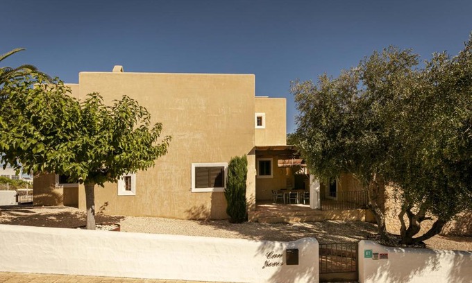 Sant Francesc Xavier Villa | CAN NOVES - 4-Star Villa with Family and Pet-Friendly Suites