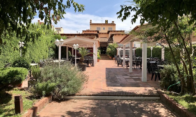 Vidreres House | Relaxing Retreat at Can Pou: Spa, Hot Tub & Family-Friendly