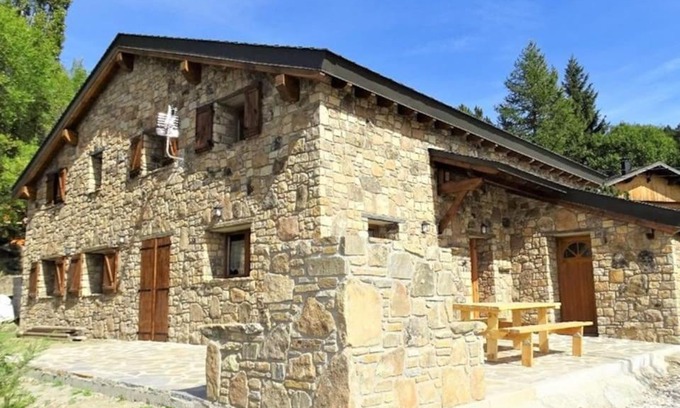 Superbolquere Ski Chalet | Discover Can PUGAT: Family and Pet-Friendly Retreat