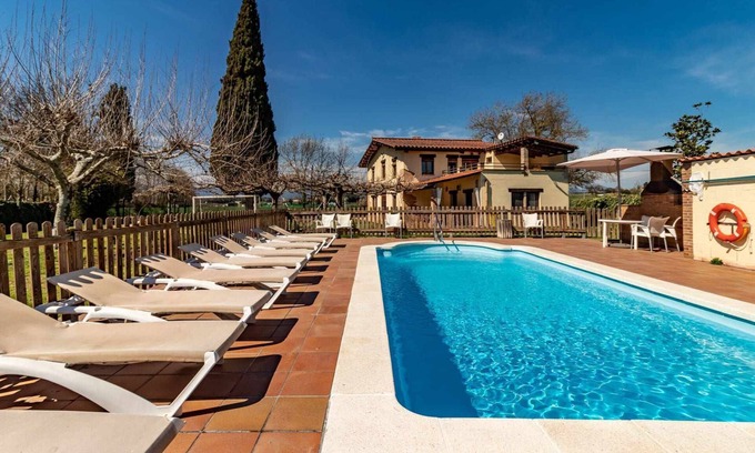 Vilobi d'Onyar House | Discover Can Salvà Country House: Relaxing Rural Retreat