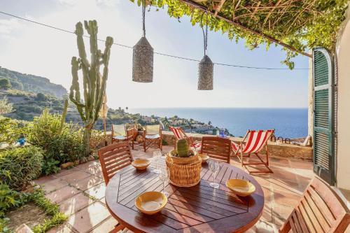 Banyalbufar House | Discover Can Sans: 4-Star Retreat for Families and Pets