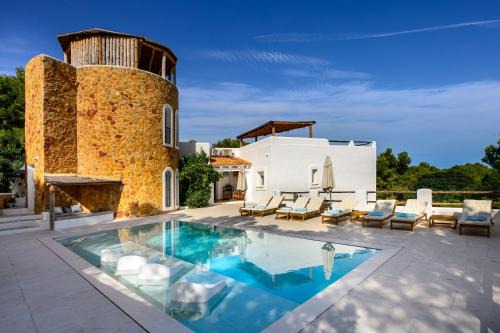 San Antonio Bay House | Discover Comfort at Can Taika - Family-Friendly Retreat