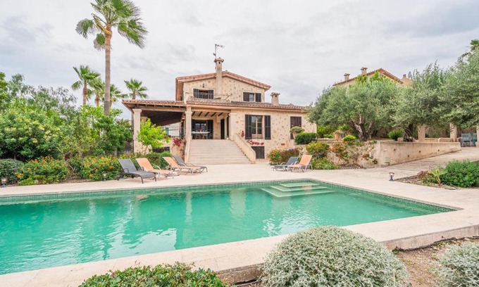 Campanet Villa | Relax at Can Tia: Family-Friendly with Pool & Kitchen