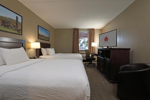 Winnipeg Hotel | Pet-Friendly Retreat at Canad Inns Destination Centre Windsor Park