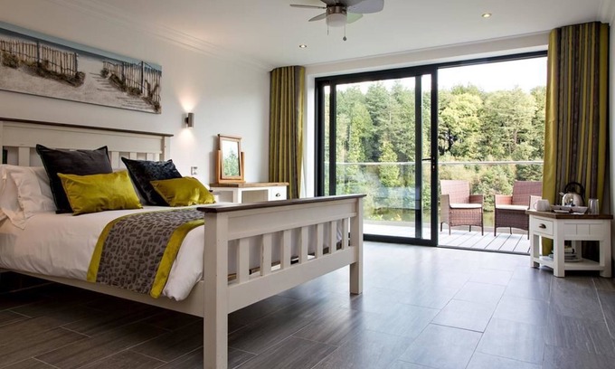 Nantgarw Bed & Breakfast | Relax at Canada Lodge and Lake - 4-Star Family Escape