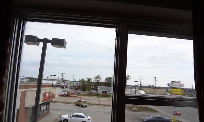 Kapuskasing Hotel | Highly Rated Park Inn Motel with Family-Friendly Amenities