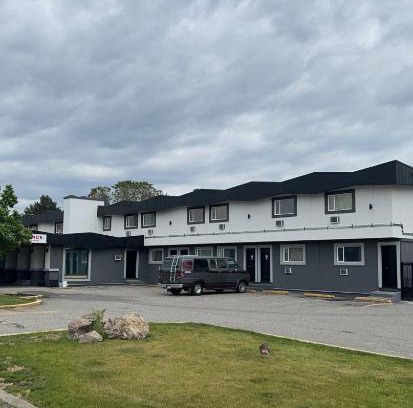Rutland Hotel | Budget-Friendly Stay at Canada's Best Value Inn Kelowna