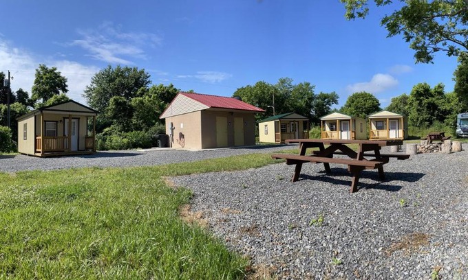 Paw Paw Ski Chalet | Canal Cabins: Guest Rated 9.6, Family & Wheelchair Accessible