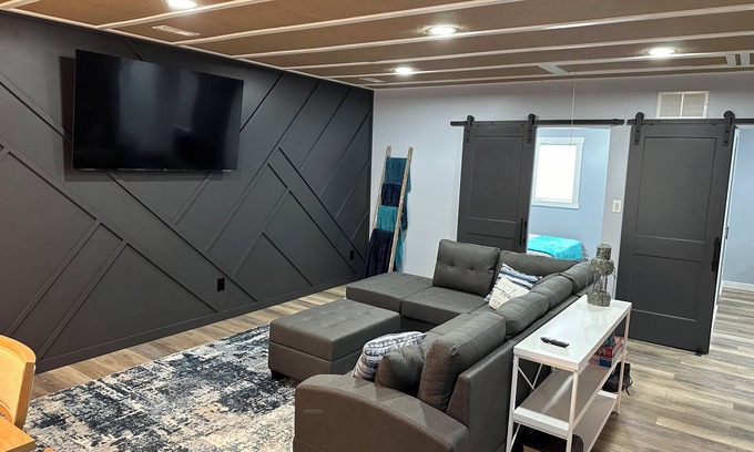 Port Clinton Cottage | Canal Cottage: Guest Rated 10/10 with Family-Friendly Amenities