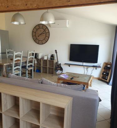 Argeliers House | Family-Friendly Getaway at Canal du Midi Argeliers Gîte