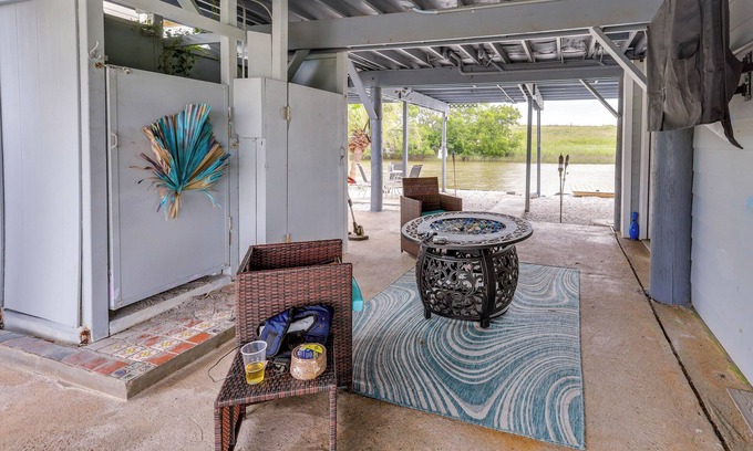 Freeport House | Pet-Friendly Canal-Front Home near Surfside Beach