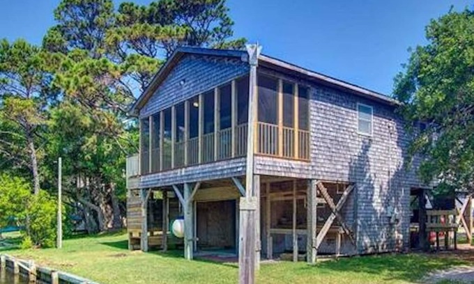 Brigands' Bay House | Pet-Friendly Canal Front Home in Brigands Bay - 9.8 Rated